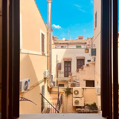 Casetta Nel Borgo Storico Apartment *